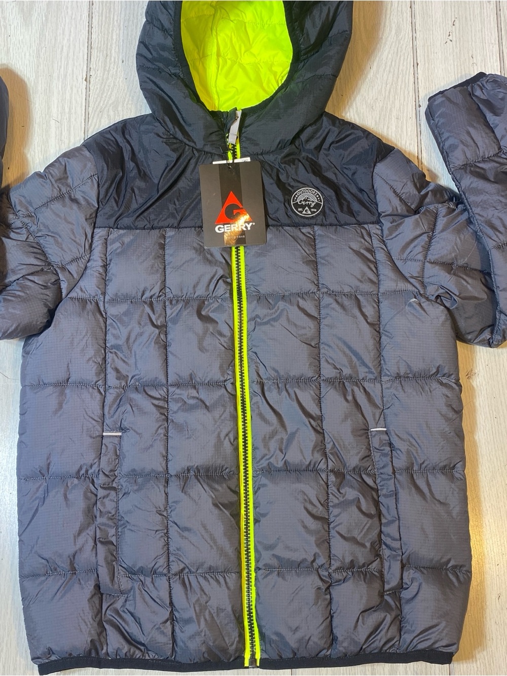 Gerry Boys Torque Puffer Jacket Hooded Iron Gray Neon Lime M (10-12) NWT - Picture 2 of 11